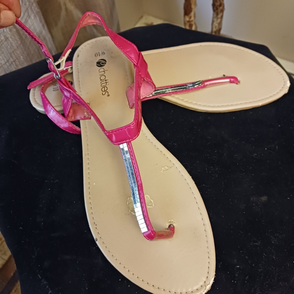 Pink & Silver Metallic T-Strap Sandals sz /9-10